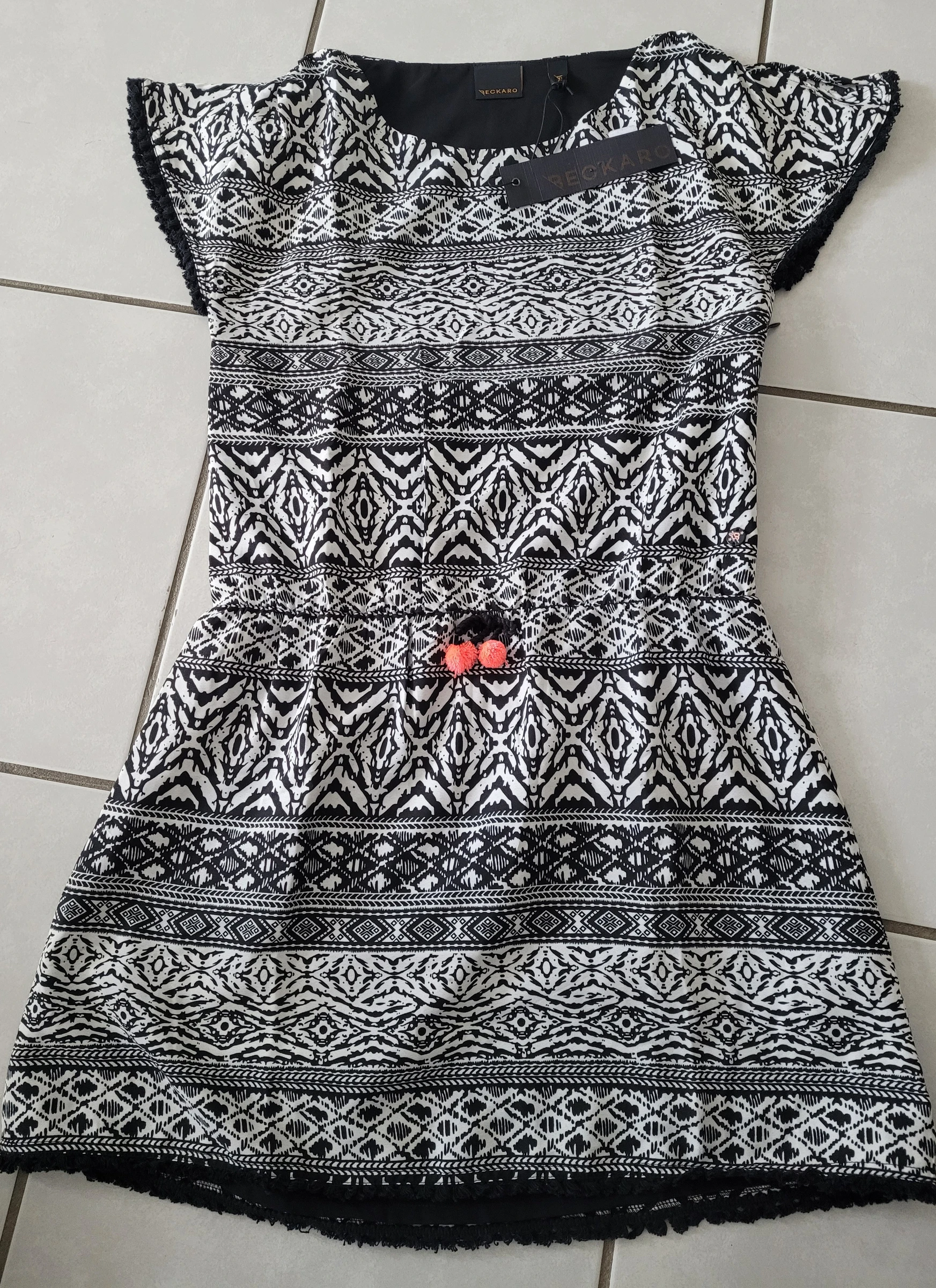 Robe fluide Beckaro neuve taille 12 ans